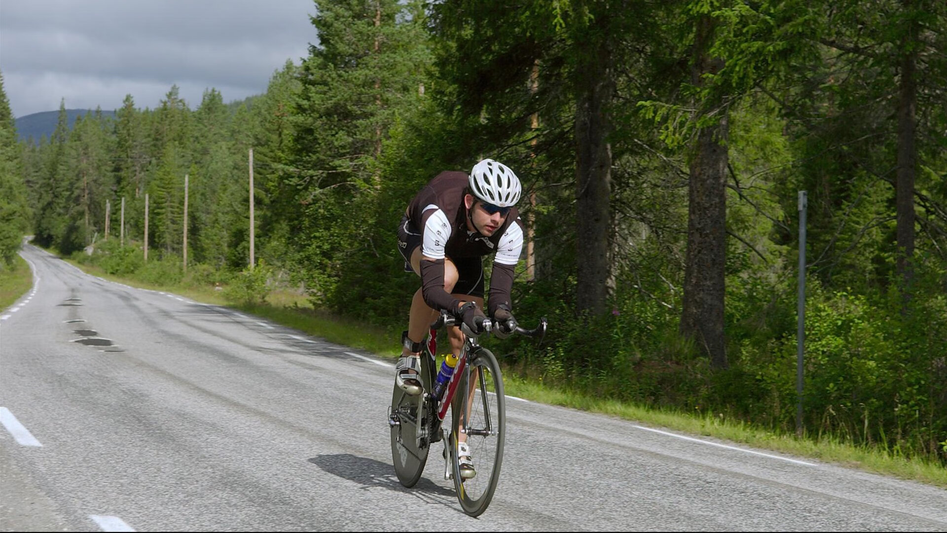 马丁内利对手完全无解，乌克兰强势拿下德国，一场战术与意志的完美风暴
