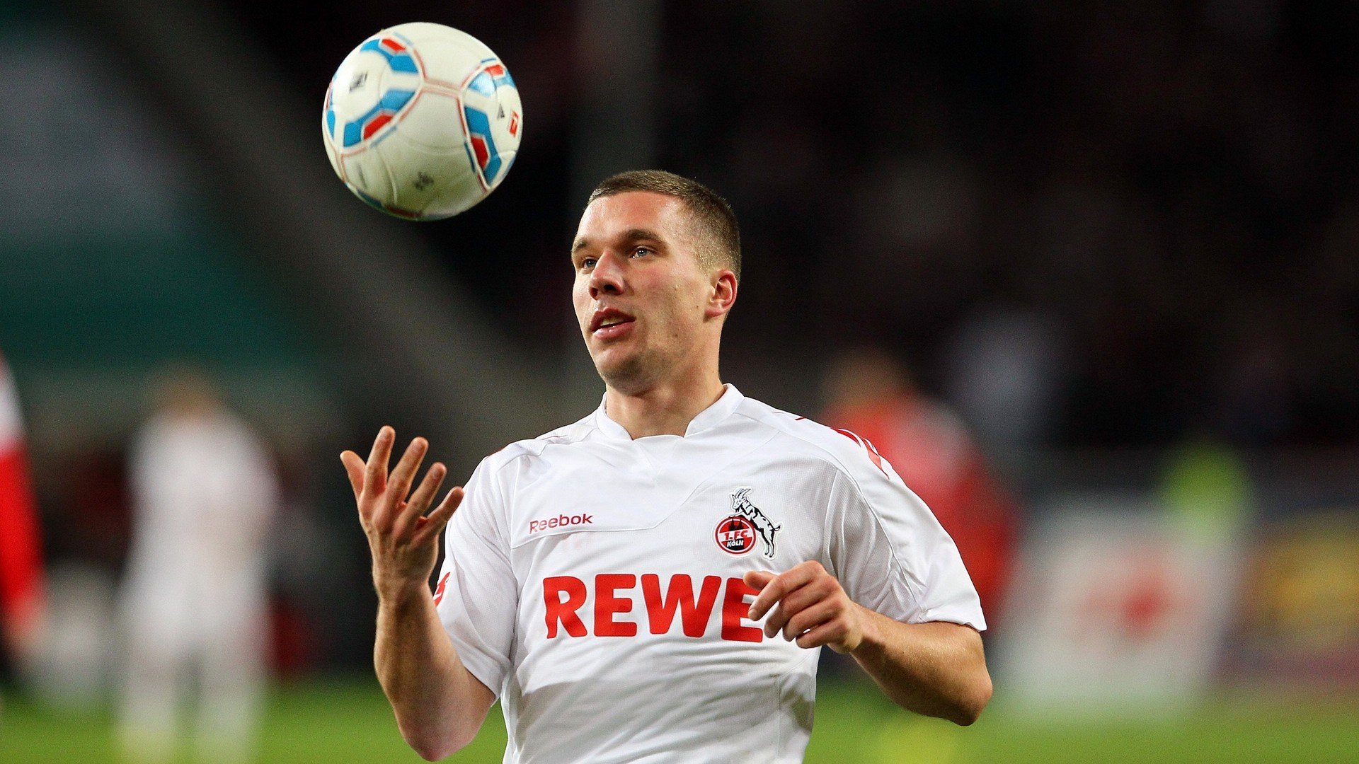 骑士打穿湖人，爱德华兹在F1年度争冠接管比赛，跨界王者的统治力启示录