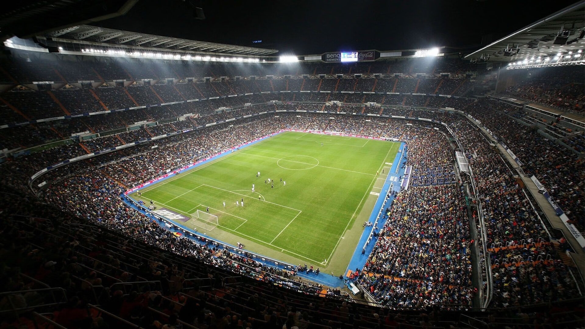 巴尔干火药桶上的冰与火，当戴维斯的速度撕裂历史与防线